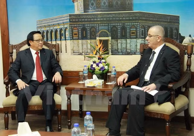 Delegación partidista vietnamita visita países de Medio Oriente ảnh 1