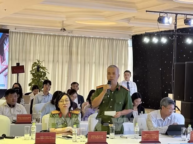 Dirigentes de la provincia de Binh Duong dialogan con empresas surcoreanas ảnh 1