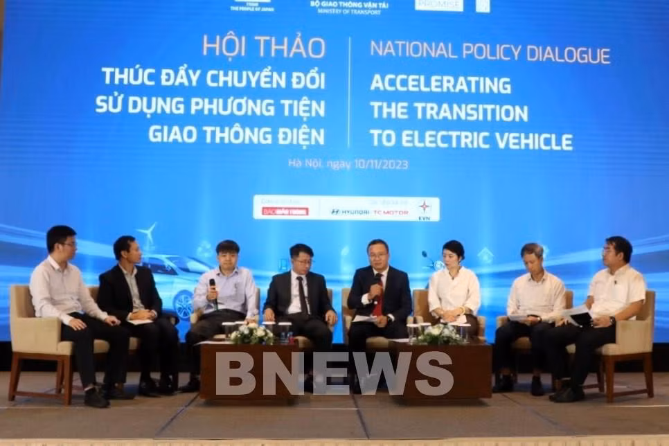 Vietnam por desarrollar vehículos eléctricos hacia energía verde ảnh 1