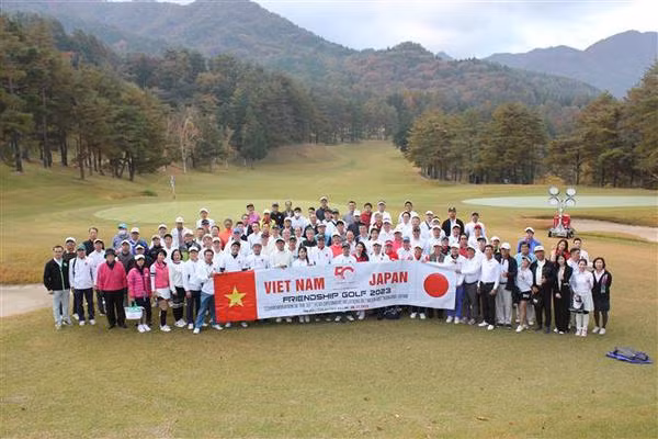 Celebran Torneo de Golf de Amistad Vietnam-Japón ảnh 1
