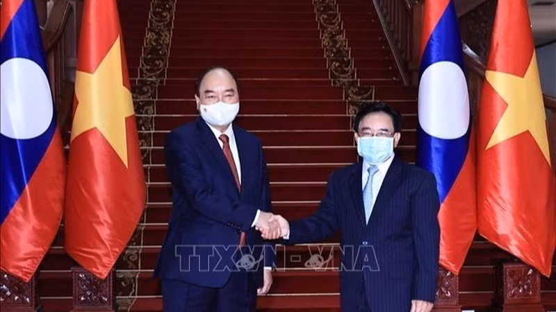 Visita del primer ministro de Laos a Vietnam impulsará los nexos bilaterales ảnh 1