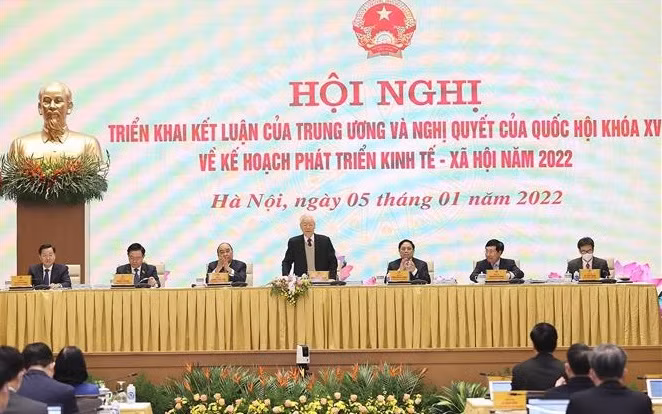 Gobierno y provincias vietnamitas estudian misiones sociopolíticas y económicas para 2022 ảnh 1