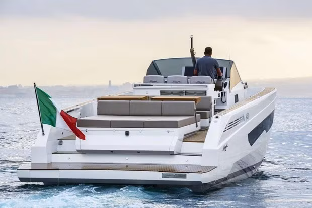 Fabricante italiano de cruceros Fiart entra en el mercado vietnamita ảnh 1