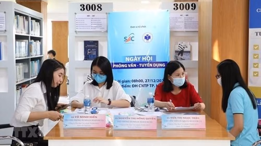 Vietnam tiene más de 1,4 millones de desempleados en 2021 por el COVID-19 ảnh 1 Vietnam tiene más de 1,4 millones de desempleados en 2021 por el COVID-19 ảnh 1