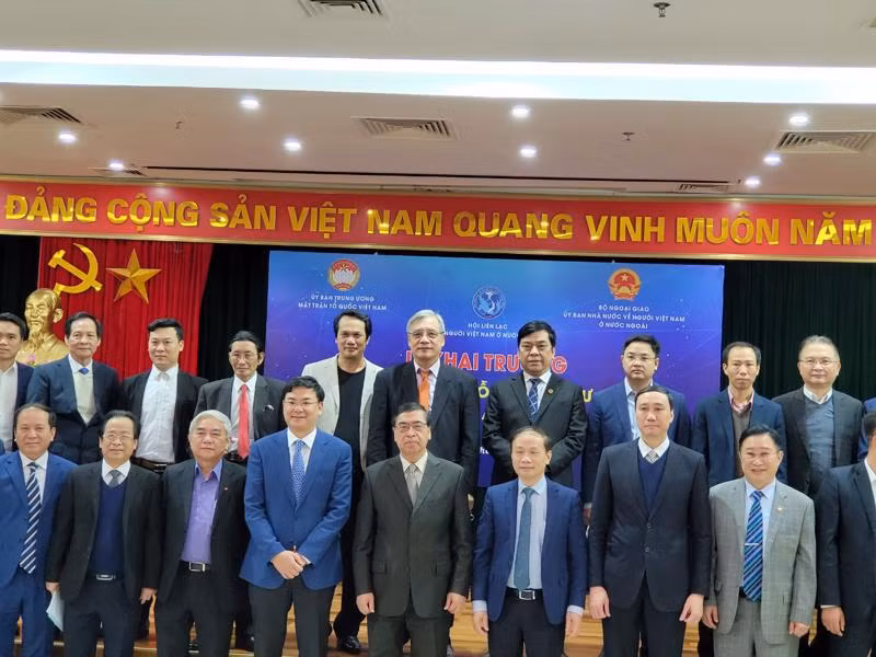 Apoyan a residentes vietnamitas en el ultramar invertir en su patria ảnh 1