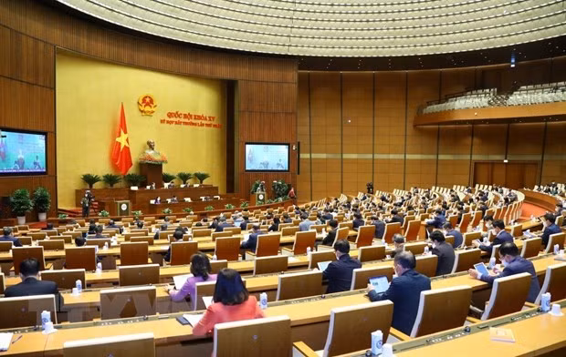 Parlamento de Vietnam continúa debates sobre programa de recuperación y desarrollo socioeconómico ảnh 1