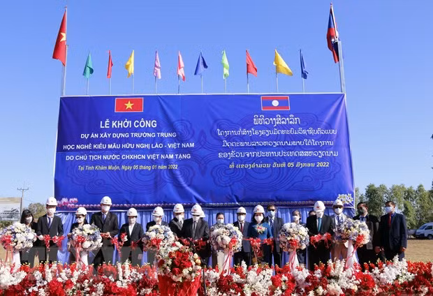 Comienza construcción de escuela vocacional de amistad Laos-Vietnam ảnh 1