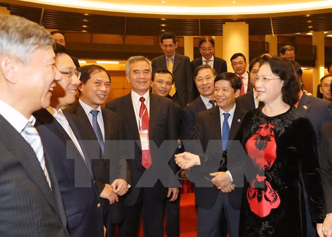 Piden a embajadores vietnamitas coadyuvar más activamente a integración global ảnh 1