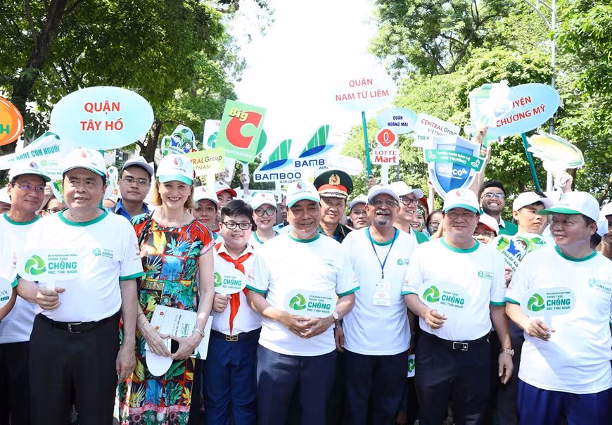 Exhorta premier de Vietnam medidas drásticas contra los plásticos ảnh 2
