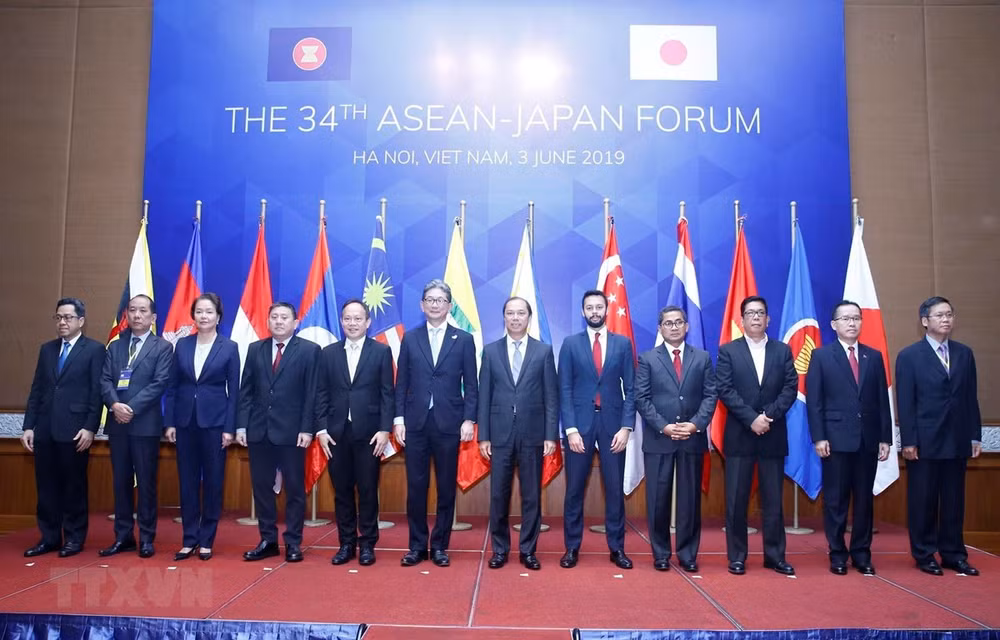 Efectúan en Vietnam 34 Foro ASEAN-Japón ảnh 1 Efectúan en Vietnam 34 Foro ASEAN-Japón ảnh 1