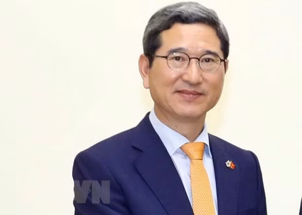 Conceden Orden de Amistad de Vietnam a legislador surcoreano ảnh 1