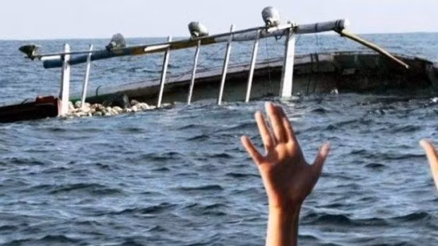 Desaparecen 19 personas tras naufragio de barco en Indonesia ảnh 1