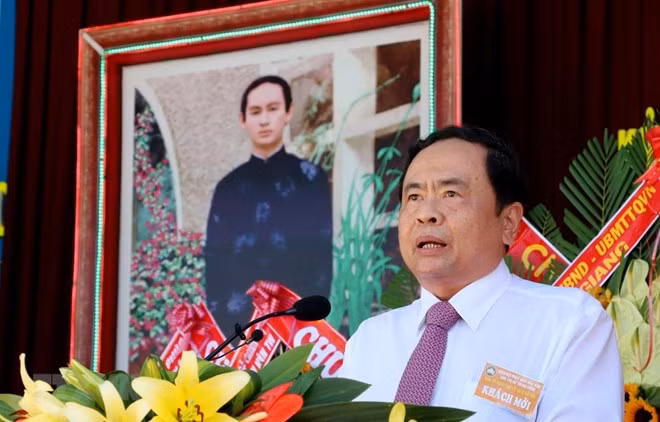 Felicita presidente del Frente de Patria a secta budista de Hoa Hao en el 80 aniversario de su fundación ảnh 1 Felicita presidente del Frente de Patria a secta budista de Hoa Hao en el 80 aniversario de su fundación ảnh 1