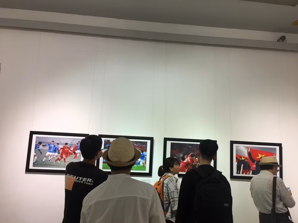 Presentan exposición de fotoperiodismo en ocasión del Día de la Prensa Revolucionaria de Vietnam ảnh 1 Presentan exposición de fotoperiodismo en ocasión del Día de la Prensa Revolucionaria de Vietnam ảnh 1