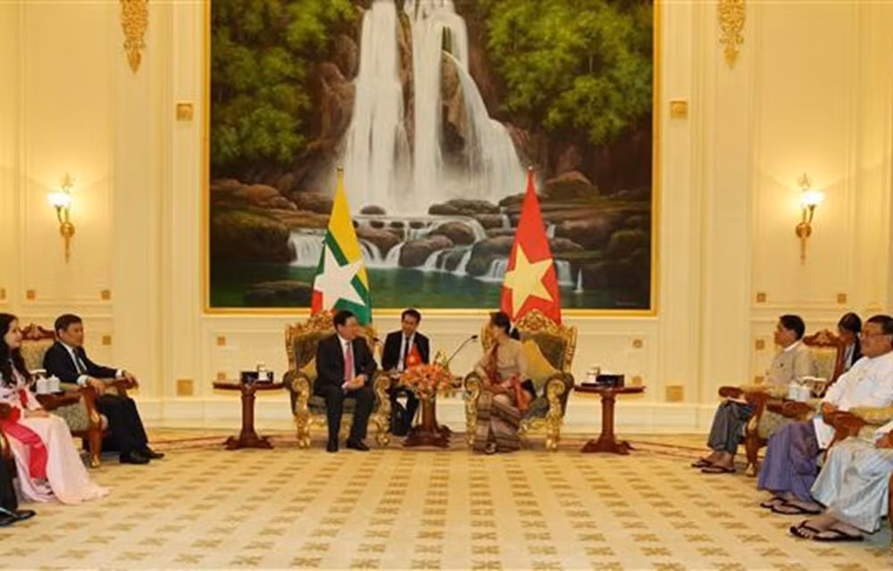 Dialoga vicepremier de Vietnam con asesora de Estado de Myanmar ảnh 1