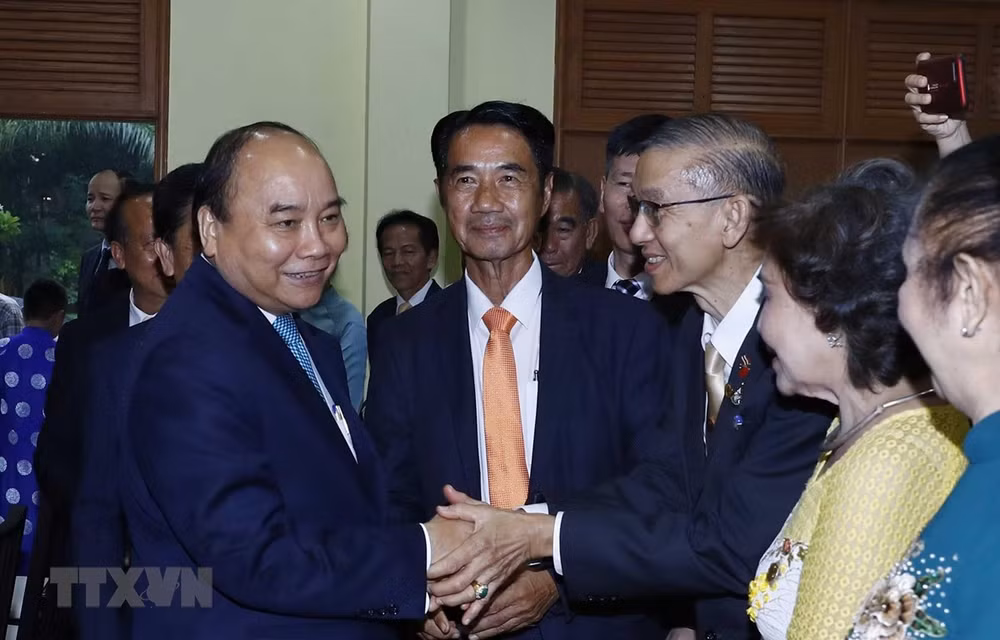 Premier Nguyen Xuan Phuc se reúne con vietnamitas residentes en Tailandia ảnh 1