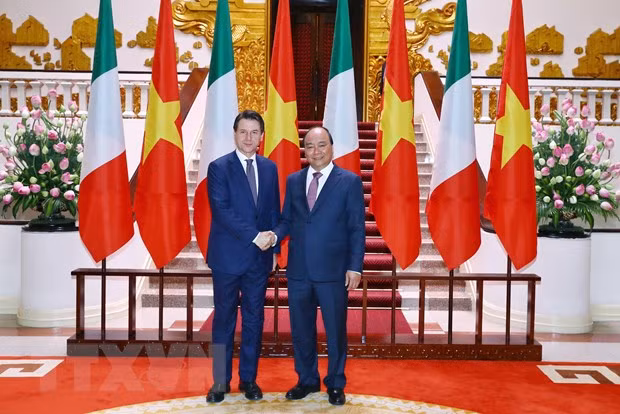 Afirma primer ministro de Italia que su país considera a Vietnam un socio de primera categoría ảnh 1