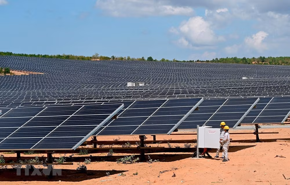 Desarrolla grupo tailandés B.Grimm proyectos de energía fotovoltaica en Vietnam ảnh 1 Desarrolla grupo tailandés B.Grimm proyectos de energía fotovoltaica en Vietnam ảnh 1