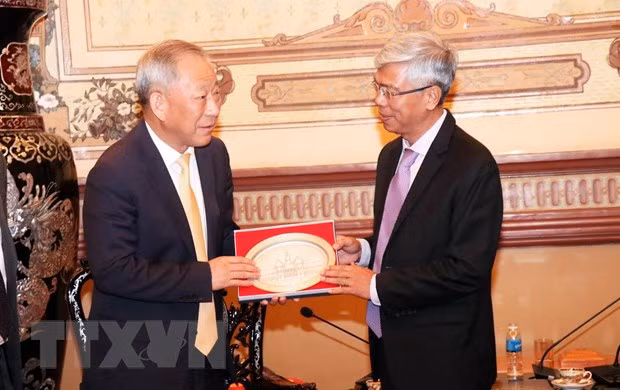 Apoya Ciudad Ho Chi Minh participación de grupo chino en construcción de infraestructuras ảnh 1