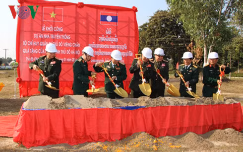 Casa tradicional reitera relaciones entre Vietnam y Laos ảnh 1