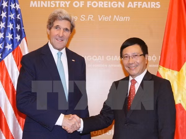 Vicepremier vietnamita dialoga por teléfono con John Kerry ảnh 1 Vicepremier vietnamita dialoga por teléfono con John Kerry ảnh 1