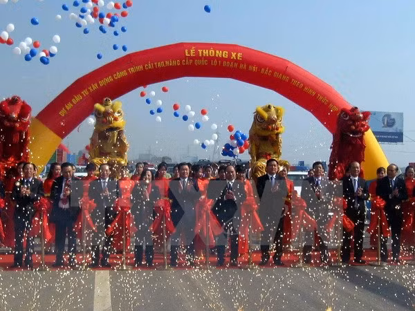 Abre al tránsito autopista entre Hanoi y provincia norteña de Bac Giang ảnh 1