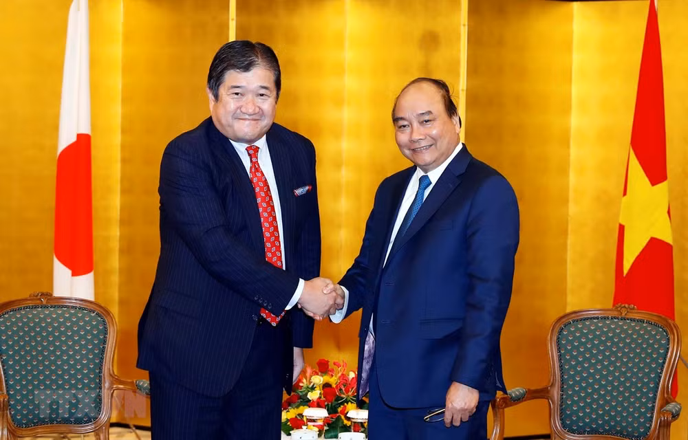 Primer ministro de Vietnam dialoga con ejecutivos de empresas japonesas ảnh 1