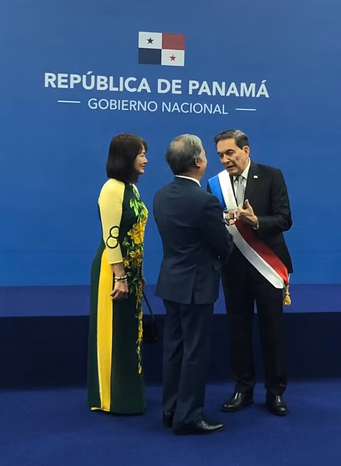 Expresa nuevo presidente Panamá interés en las experiencias de desarrollo de Vietnam ảnh 1