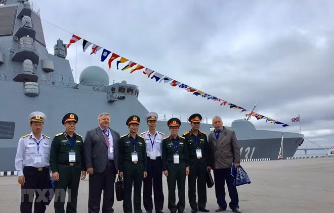 Vietnam participa en exposición de defensa marítima en Rusia ảnh 1