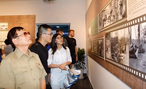 Realizan fotógrafos argentinos exposición sobre Vietnam ảnh 1 Realizan fotógrafos argentinos exposición sobre Vietnam ảnh 1