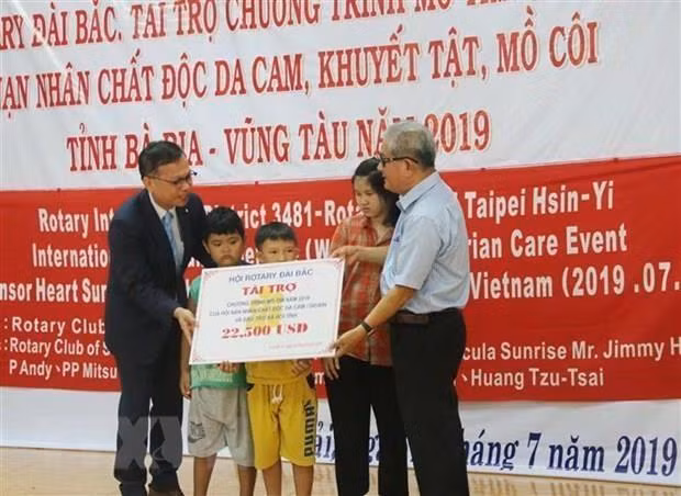 Asiste el club Rotary Taipei a las víctimas del Agente Naranja/Dioxina ảnh 1