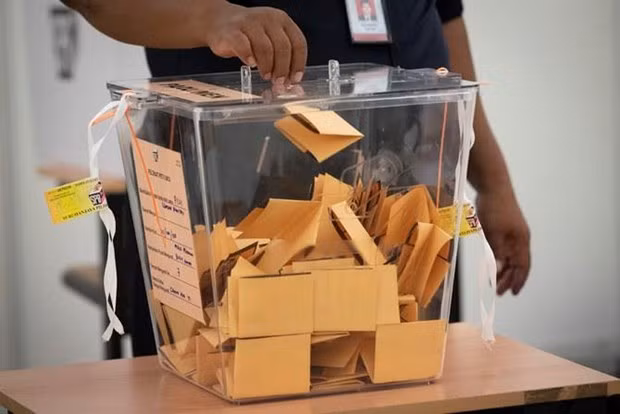 Aprueba Parlamento de Malasia proyecto de ley para reducir edad de votación ảnh 1