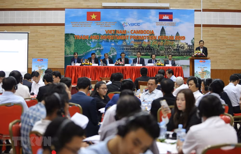 Efectúan Foro de Comercio e Inversión Vietnam-Camboya 2019 ảnh 1 Efectúan Foro de Comercio e Inversión Vietnam-Camboya 2019 ảnh 1