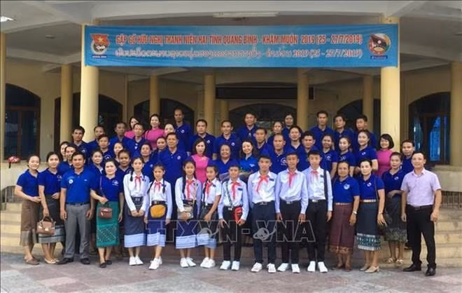 Jóvenes de Vietnam y Laos estrechan lazos ảnh 1