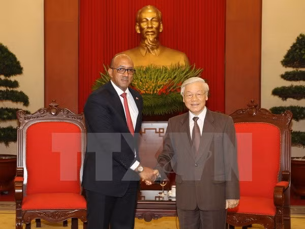 Embajador de Cuba se compromete a estrechar lazos con Vietnam ảnh 1