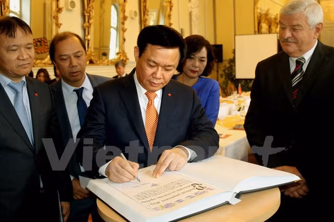 Vietnam y Eslovaquia promueven cooperación ảnh 1