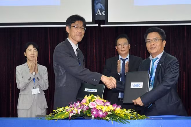 Vietnam y Japón sellan acuerdo de intercambio de datos por satélite ảnh 1