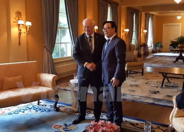 Robustecen nexos políticos Vietnam-Canadá ảnh 1