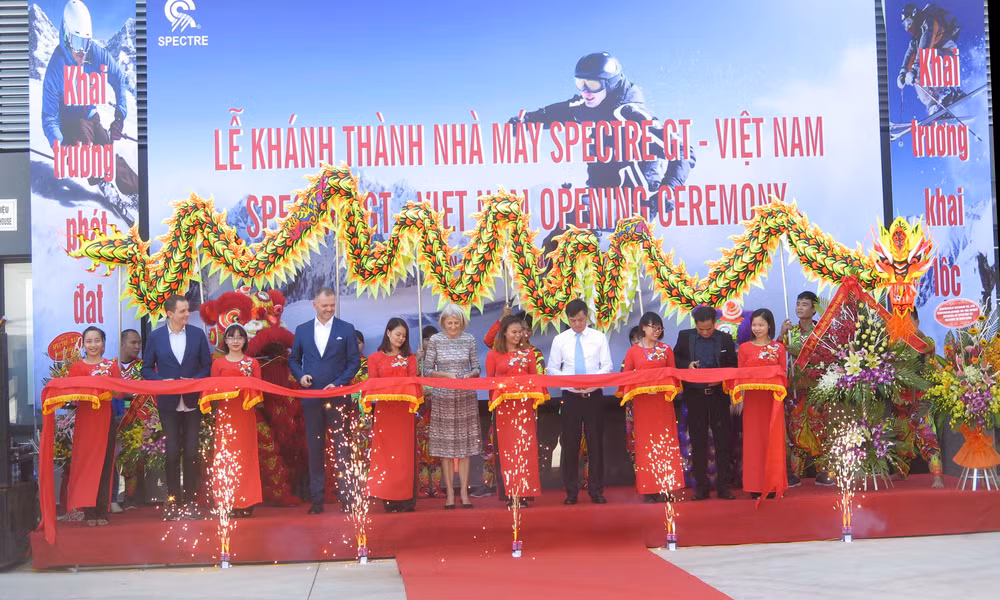 Empresa danesa inaugura fábrica de ropa deportiva en provincia vietnamita de Nam Dinh ảnh 1
