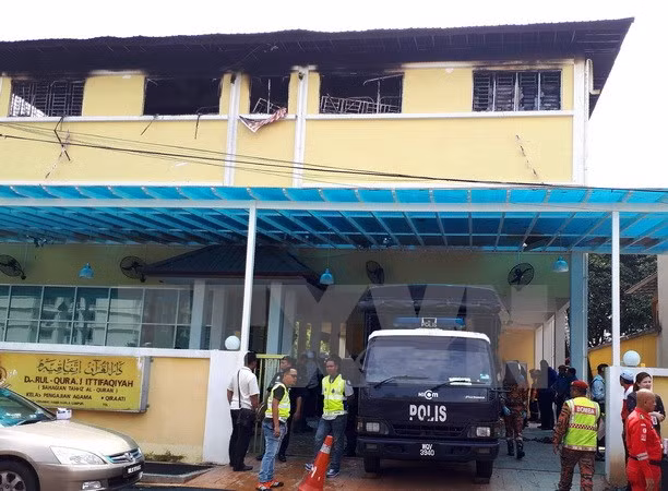Malasia detiene sospechosos del incendio en escuela en Kuala Lumpur ảnh 1