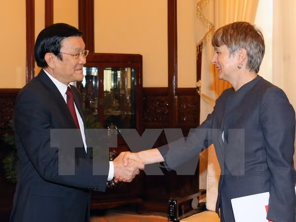 Recibe presidente a embajadores salientes ảnh 1