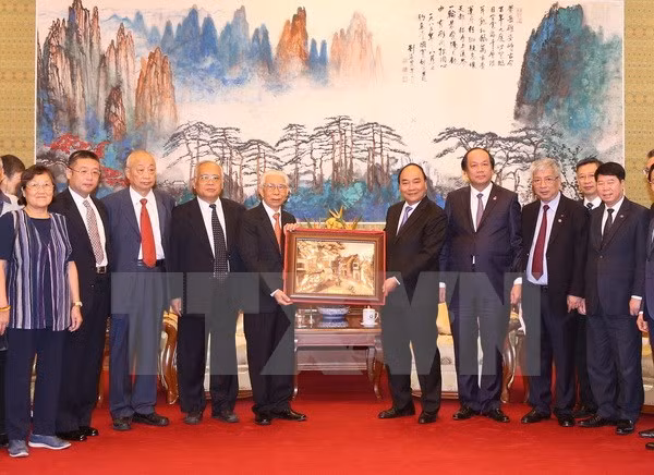 Fortalecen relaciones de amistad Vietnam – China ảnh 1
