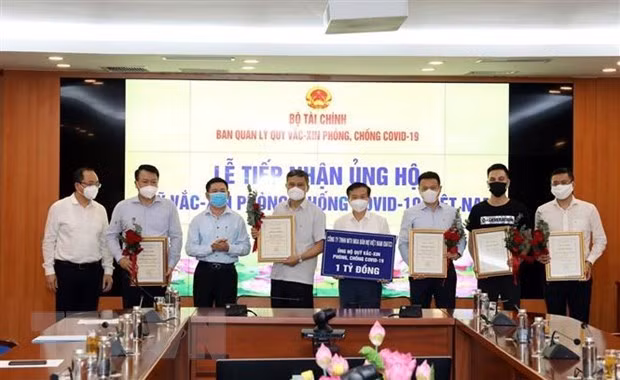 Vietnam recauda fondo millonario para adquisición de vacunas contra COVID-19 ảnh 1