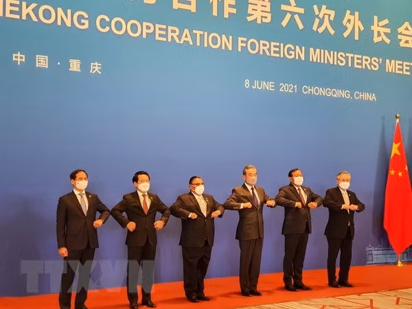 ASEAN y China reiteran compromiso con enfrentamiento a asuntos regionales apremiantes ảnh 2