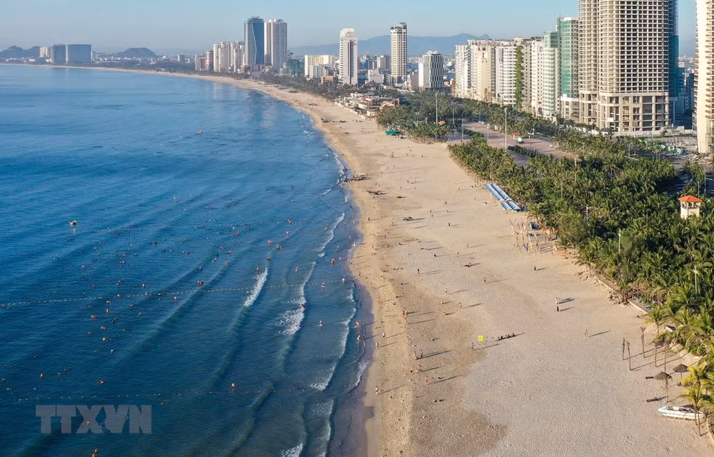 Da Nang suspende actividades en playas y restaurantes ảnh 1