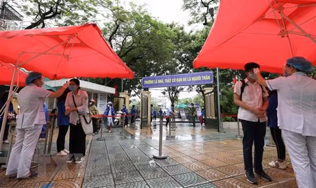 Finalizan 93 mil alumnos de Hanoi examen de ingreso en bachillerato ảnh 1