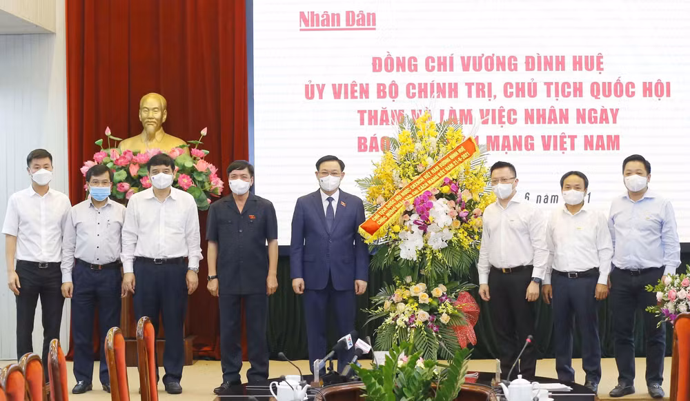 Presidente del Parlamento felicita al diario Nhan Dan por Día de Prensa Revolucionaria de Vietnam ảnh 1