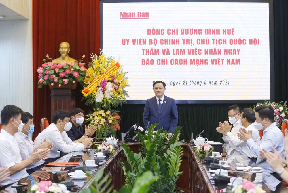 Presidente del Parlamento felicita al diario Nhan Dan por Día de Prensa Revolucionaria de Vietnam ảnh 2