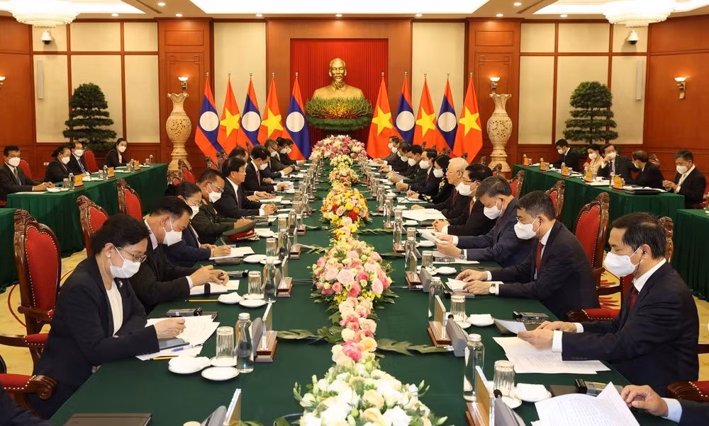 Ratifican compromiso de enriquecer relaciones especiales Vietnam-Laos ảnh 1