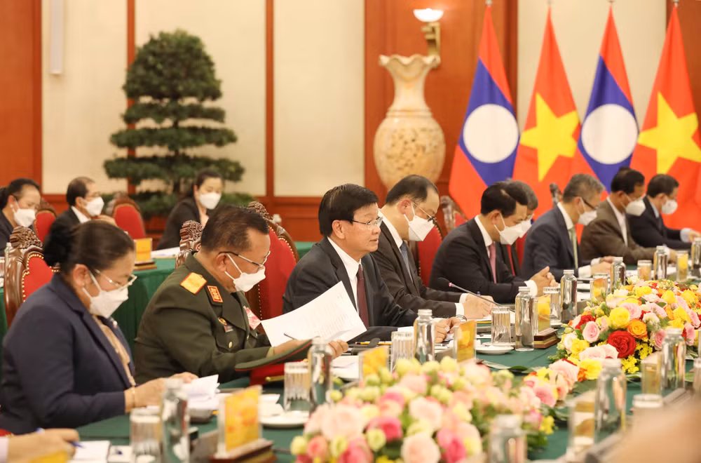 Ratifican compromiso de enriquecer relaciones especiales Vietnam-Laos ảnh 2